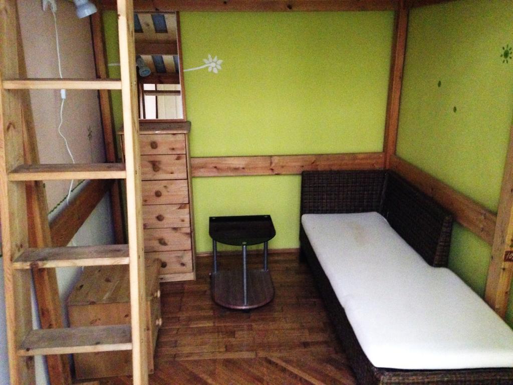 Yolo Hostel Budapeszt Pokój zdjęcie