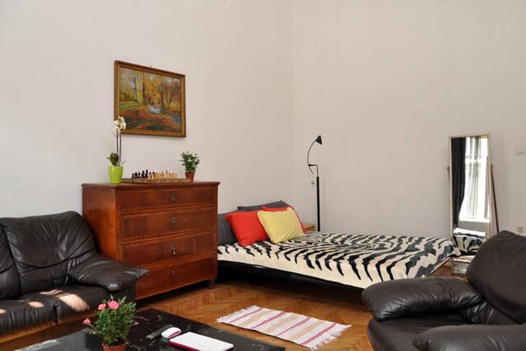Yolo Hostel Budapeszt Zewnętrze zdjęcie