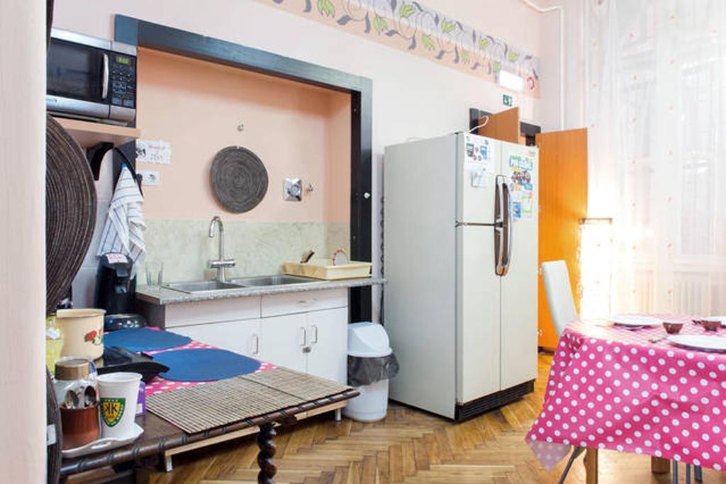 Yolo Hostel Budapeszt Zewnętrze zdjęcie