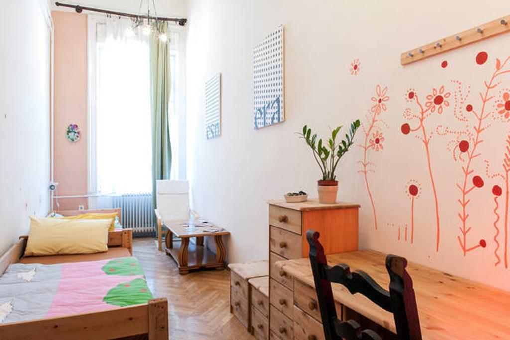 Yolo Hostel Budapeszt Zewnętrze zdjęcie