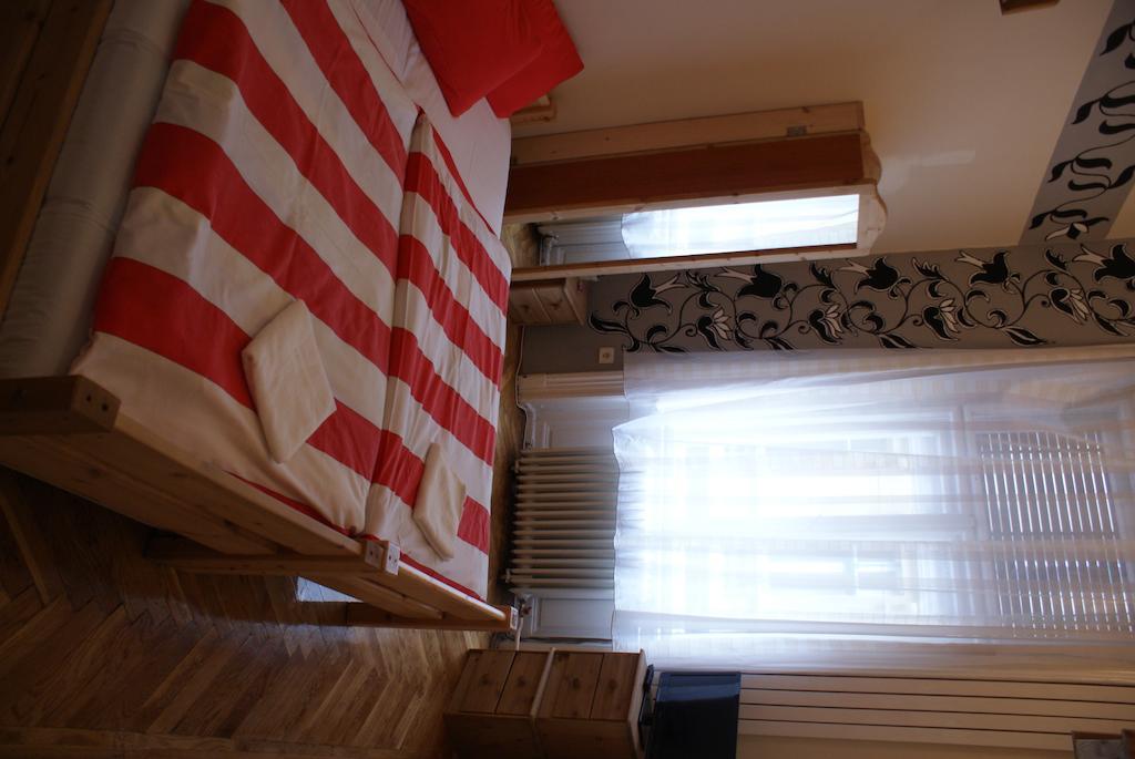 Yolo Hostel Budapeszt Pokój zdjęcie