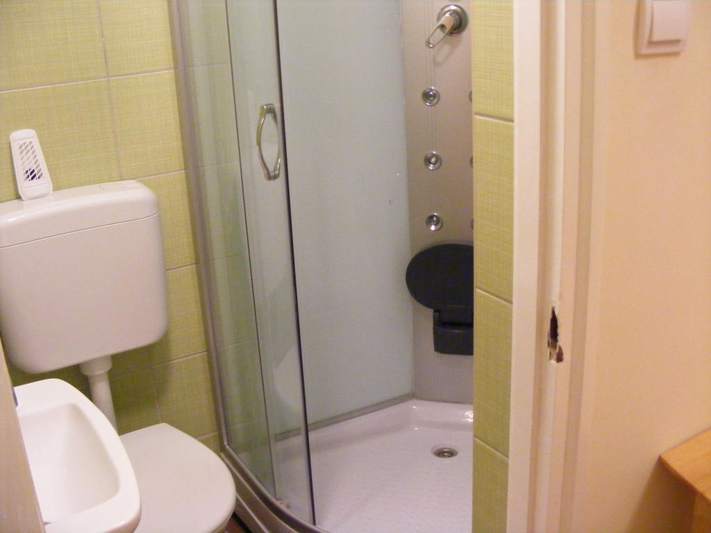 Yolo Hostel Budapeszt Zewnętrze zdjęcie